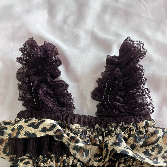 🩵2FOR$20 Boutique Brown&Gold Leopard Satin Ruffle Romper - Picture 3 of 7